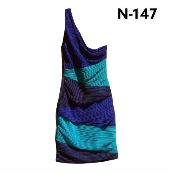 BCBGMaxAzria Dresses & Skirts - SzXS BCBG Maxazria Dress